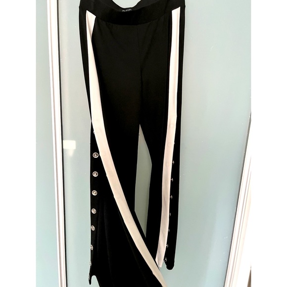 Straight leg pants that can be made wide leg - Picture 1 of 3